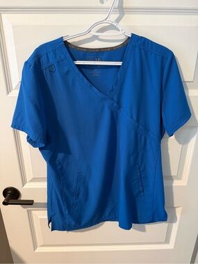 Short Sleeve V-Neck Scrub Top in Royal Blue